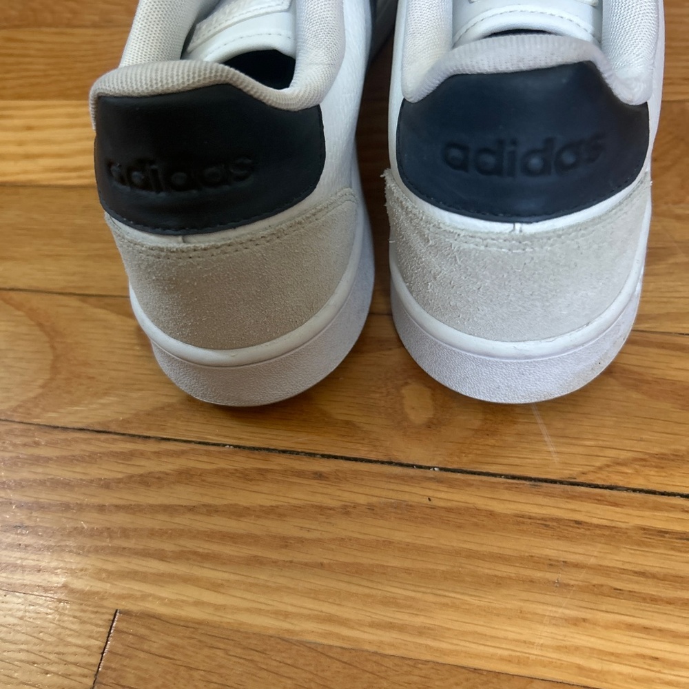 Mens Adidas sneakers - Picture 3 of 4